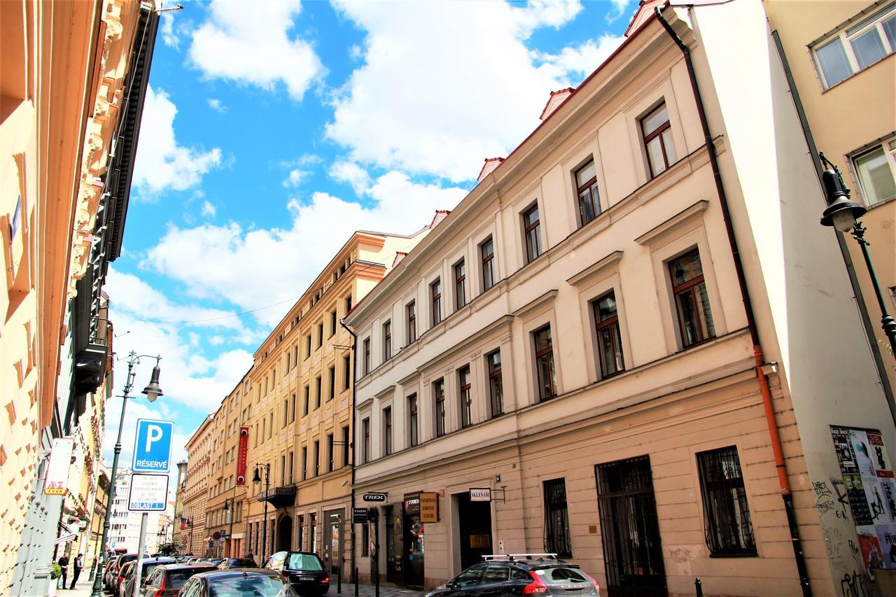 The Republic Garden Hostel Prague Ngoại thất bức ảnh