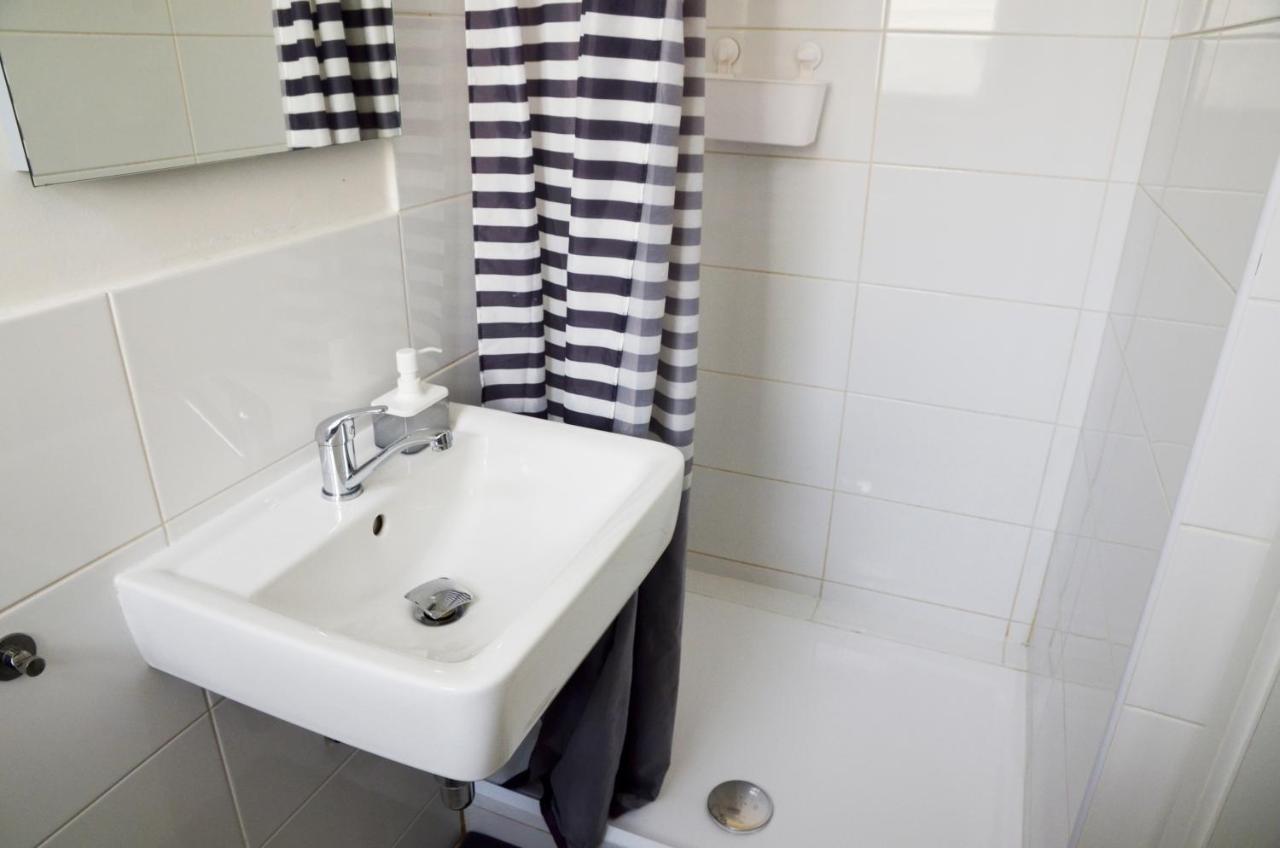 The Republic Garden Hostel Prague Ngoại thất bức ảnh