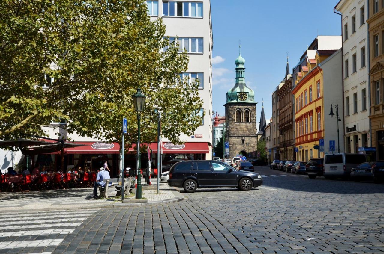 The Republic Garden Hostel Prague Ngoại thất bức ảnh