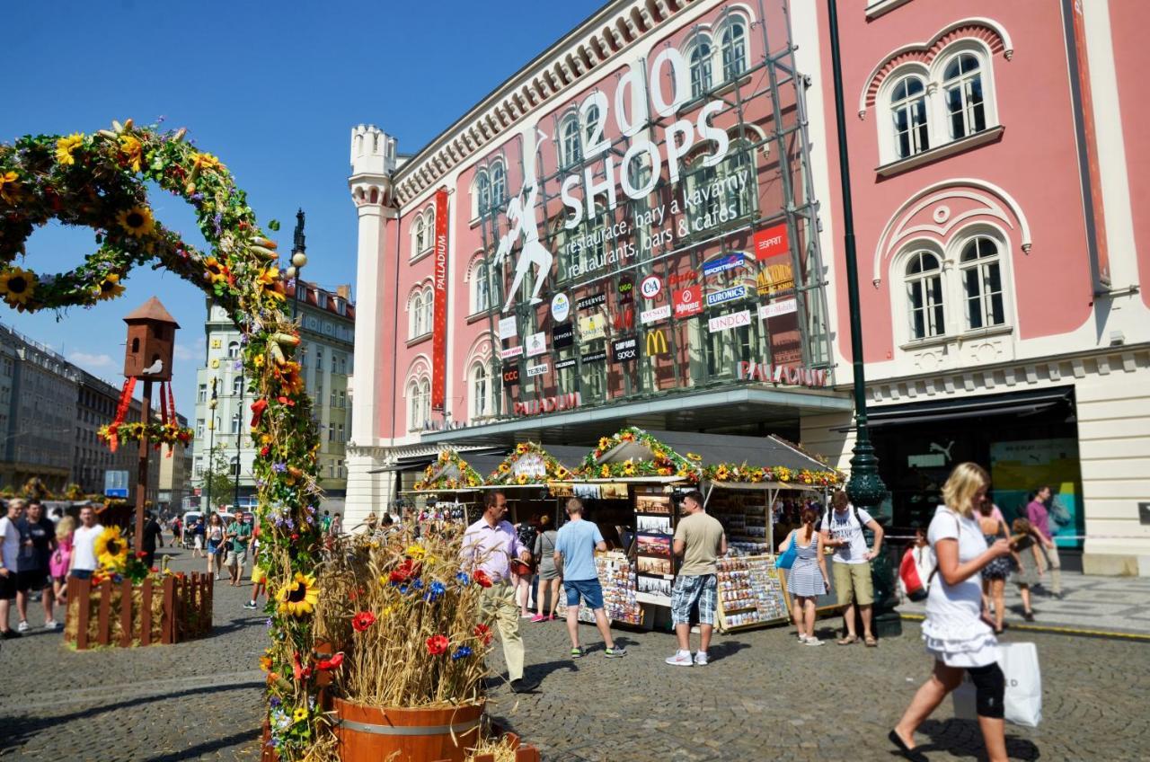 The Republic Garden Hostel Prague Ngoại thất bức ảnh