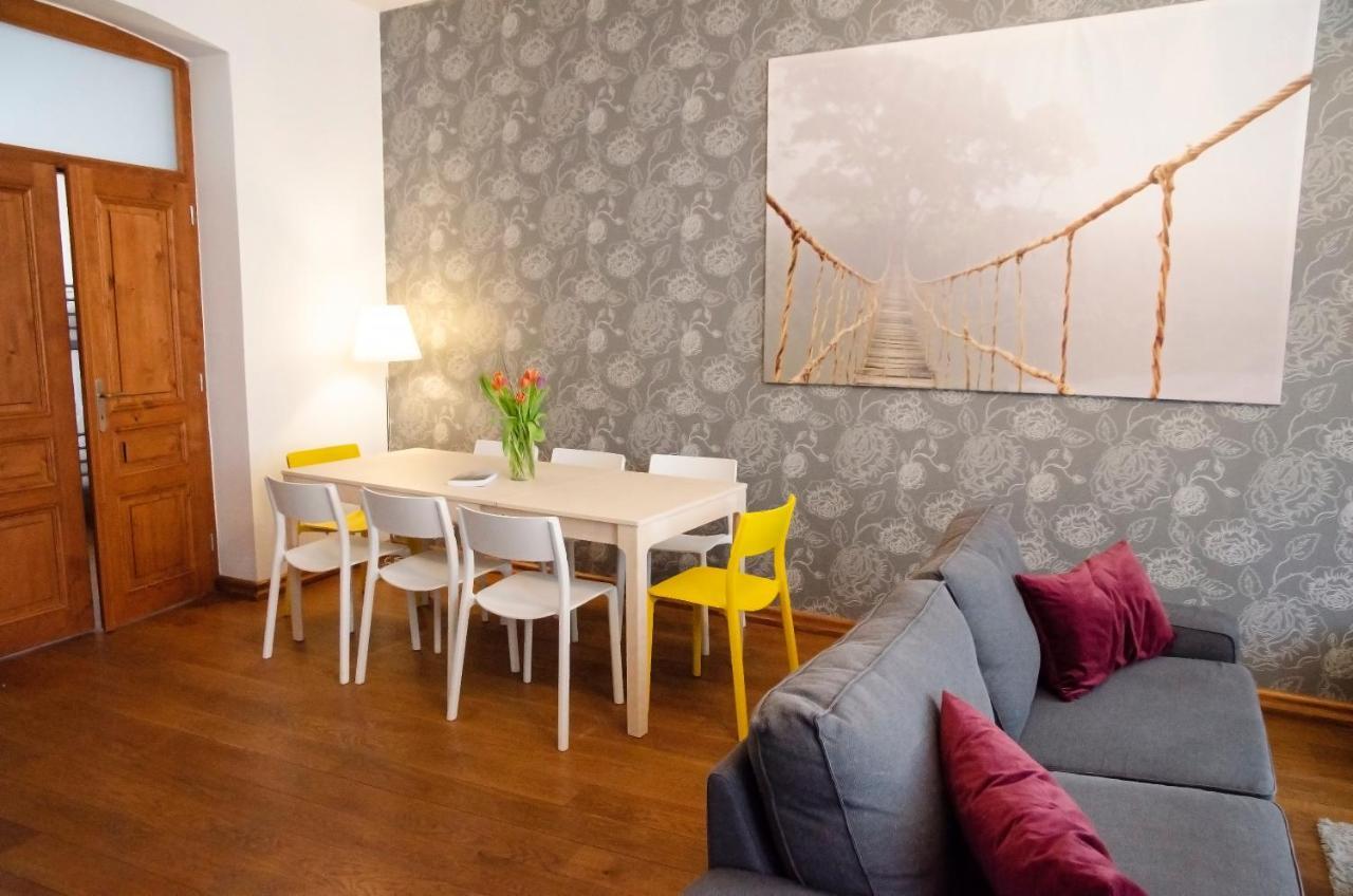 The Republic Garden Hostel Prague Ngoại thất bức ảnh