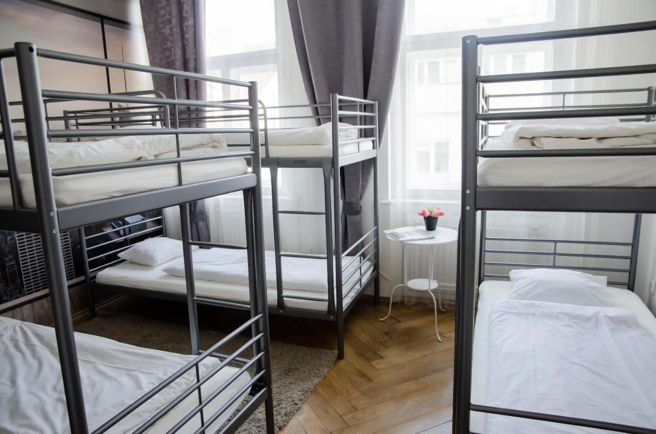 The Republic Garden Hostel Prague Ngoại thất bức ảnh