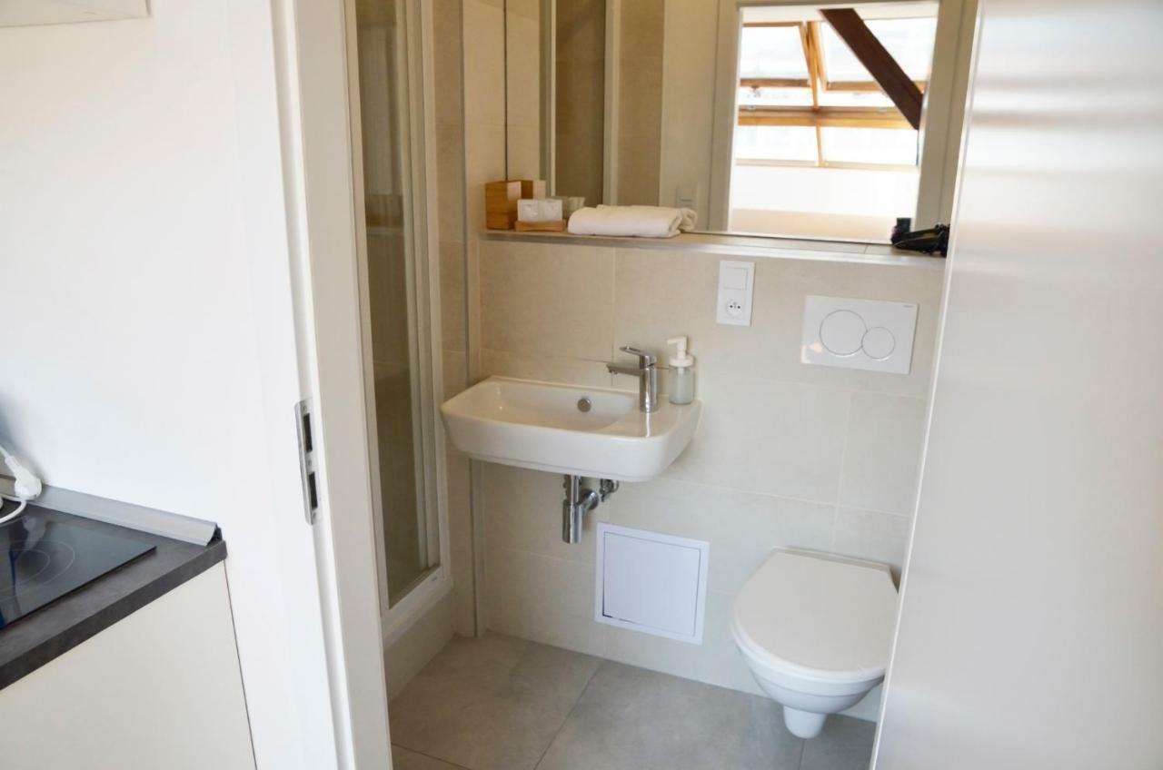The Republic Garden Hostel Prague Ngoại thất bức ảnh