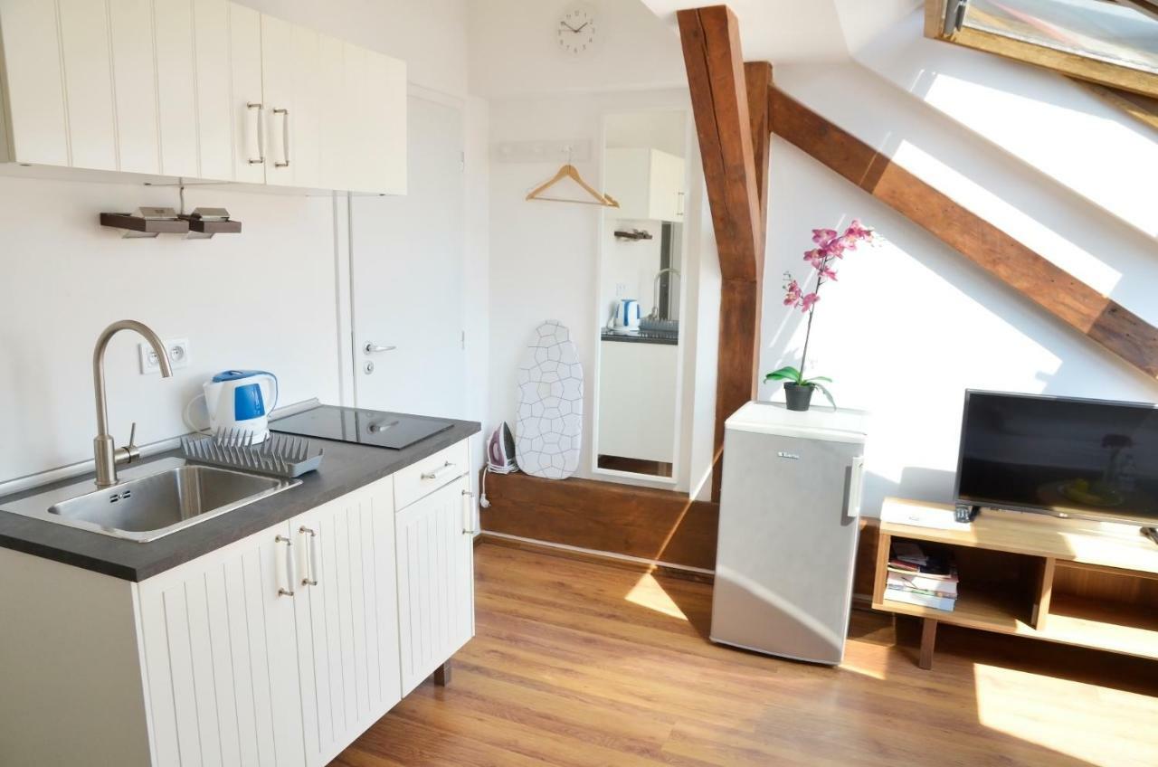 The Republic Garden Hostel Prague Ngoại thất bức ảnh